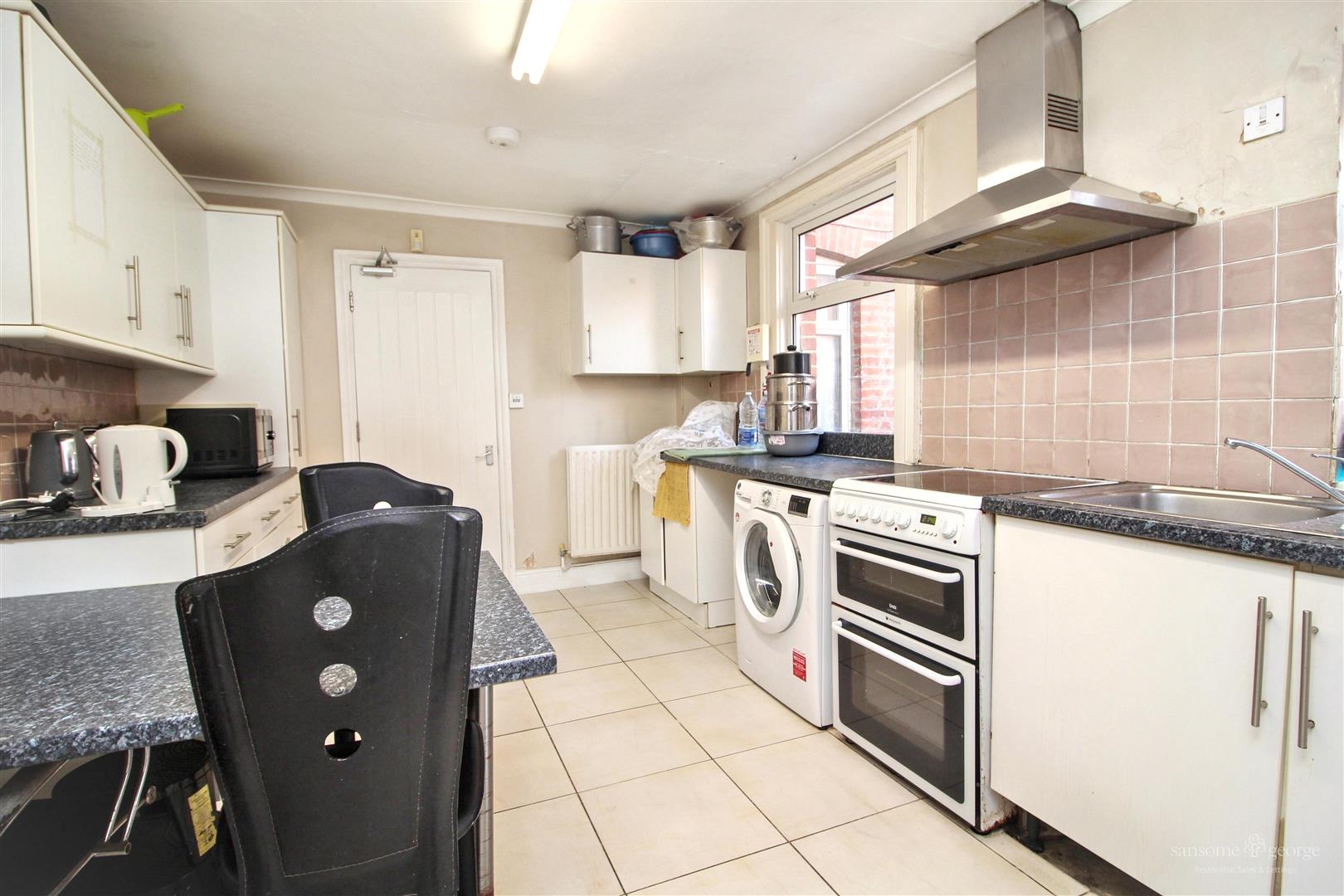 4 bed property in Oxford Road, Reading